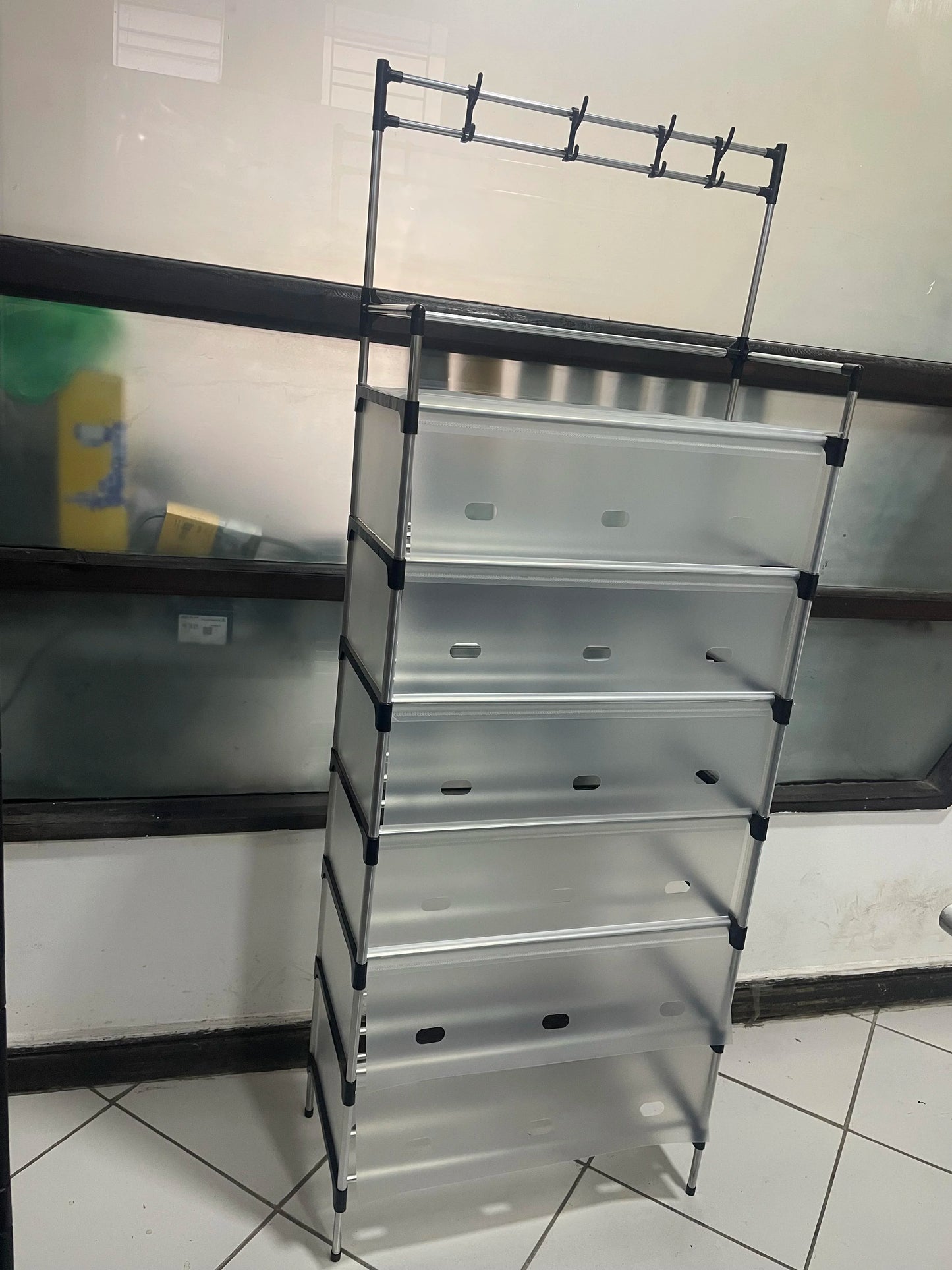 حامل الأحذية بسبع طوابق مع علاقة أكسسورات المحافظ على الرائحة